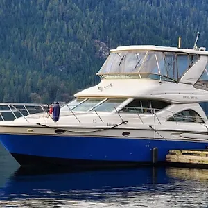 Botel Gypsies Drifter, Vancouver
