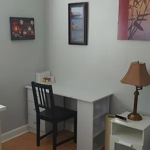 High Park Single With Personal Washroom And Kitchen Homestay Toronto