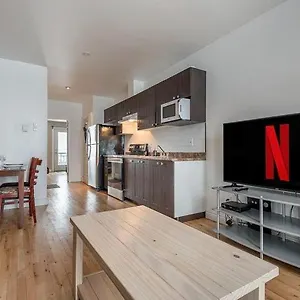 5-star Prime Location - Bright Apartment Montreal