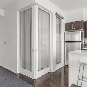 2 Bedroom W/ Amazing Views & Parking Apartment Toronto